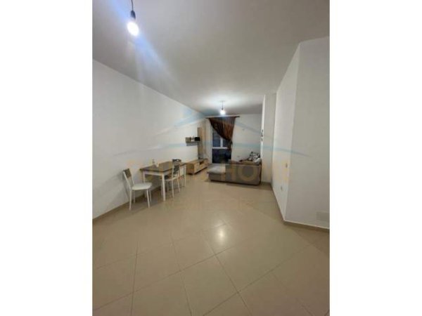Tirane, shitet apartament 2+1 Kati 1, 95.000 Euro (Unaza e Re)