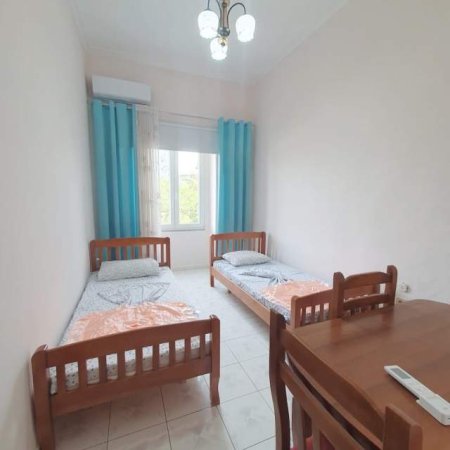 Tirane, jepet me qera apartament 2+1 Kati 4, 79 m² 600 Euro (Shallvaret,Joni Peci Store)