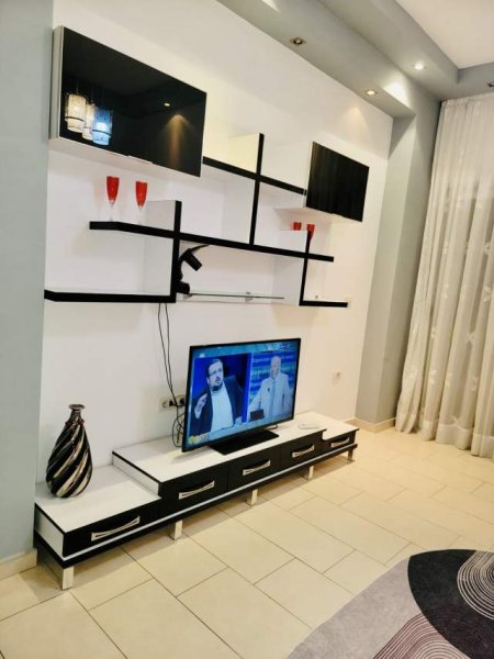 Tirane, ndarje qiraje apartament 2+1+A+BLK Kati 1, 68 m² 175 Euro (Prane Hotel Roland)