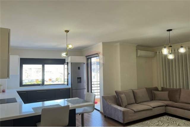 Tirane, jepet me qera apartament 2+1+BLK Kati 6, 100 m² 450 Euro (Astir)