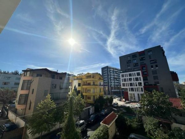 Tirane, jepet me qera apartament 2+1 Kati 2, 110 m² 600 Euro (Alidem)