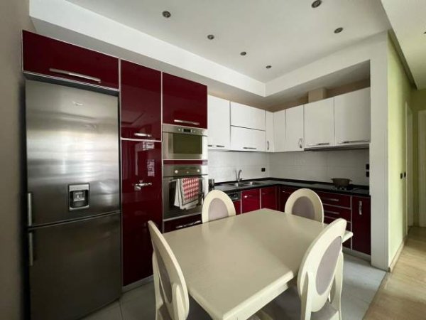 Tirane, jepet me qera apartament 3+1+BLK Kati 4, 117 m² 800 Euro (Prane Delijorgjit)