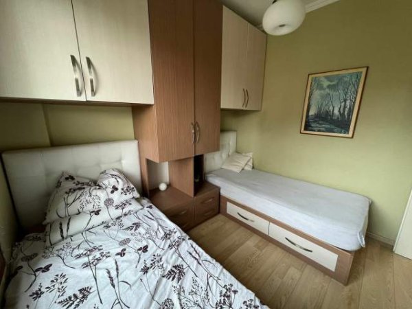 Tirane, jepet me qera apartament 3+1+BLK Kati 4, 117 m² 800 Euro (Prane Delijorgjit)