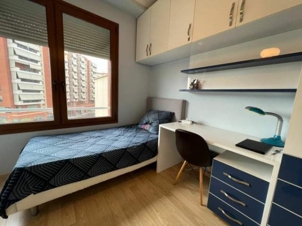 Tirane, jepet me qera apartament 3+1+BLK Kati 4, 117 m² 800 Euro (Prane Delijorgjit)