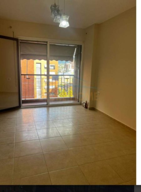 Tirane, shitet apartament 1+1 Kati 7, 75 m² 127.000 Euro (Jordan Misja)