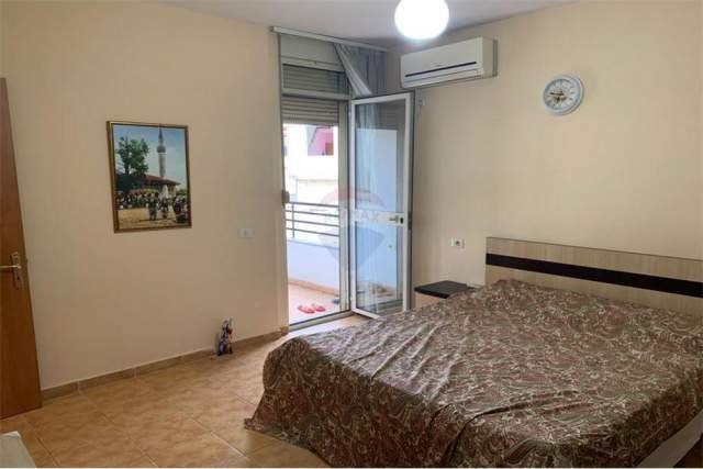 Tirane, jepet me qera apartament 3+1 Kati 6, 110 m² 500 Euro (Don Bosco)