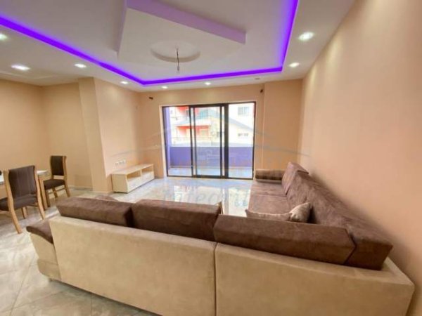 Tirane, jepet me qera apartament 2+1+BLK Kati 2, 110 m² 400 Euro (Prane Bar 2 Palmat)