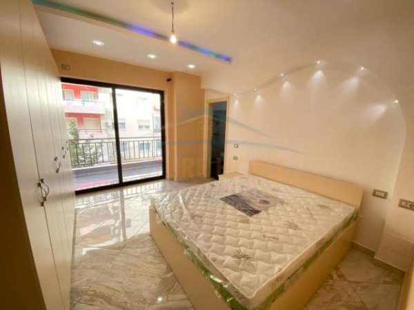 Tirane, jepet me qera apartament 2+1+BLK Kati 2, 110 m² 400 Euro (Prane Bar 2 Palmat)