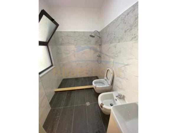 Tirane, jepet me qera apartament 2+1+BLK Kati 2, 110 m² 400 Euro (Prane Bar 2 Palmat)