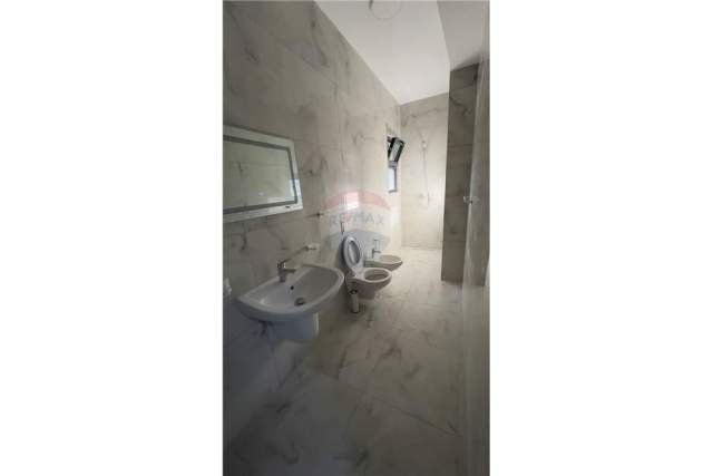 Tirane, jap me qera apartament 2+1 Kati 8, 80 m² 450 Euro (Astir)