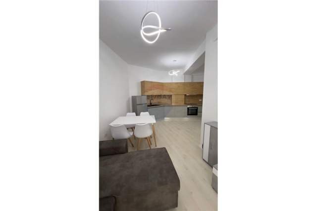 Tirane, jap me qera apartament 2+1 Kati 8, 80 m² 450 Euro (Astir)