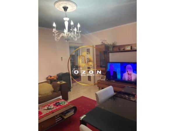 Tirane, jepet me qera apartament 2+1 Kati 4, 69 m² 650  (ISH EKSPOZITA)