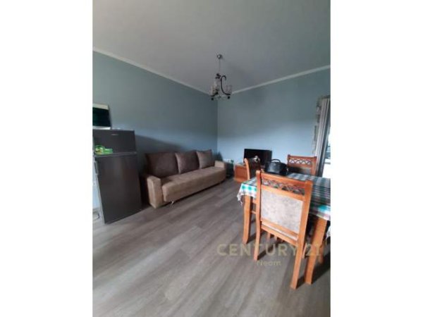 Tirane, jepet me qera apartament 2+1+BLK Kati 3, 80 m² 300 Euro (Rruga Xhepa, Shkozë)