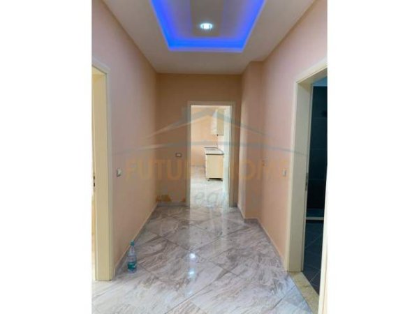 Tirane, jepet me qera apartament 2+1+BLK Kati 2, 110 m² 400 Euro (Prane Bar 2 Palmat)