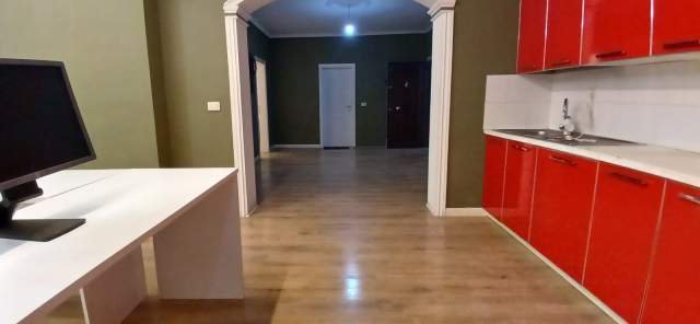 Tirane, jepet me qera apartament 2+1+BLK Kati 6, 130 m² 800 Euro (myslym shyri)