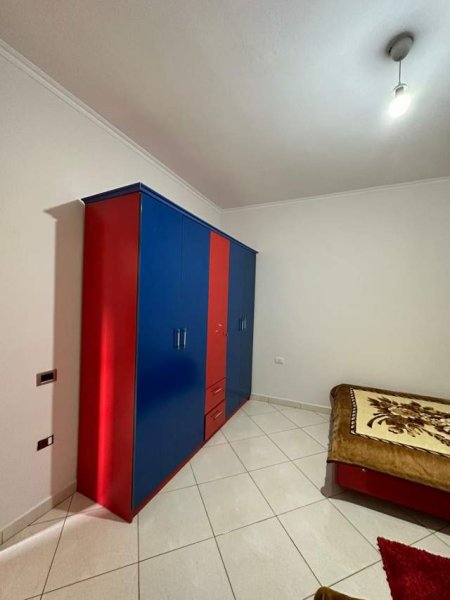 Tirane, jepet me qera Vile 3+1+BLK Kati 3, 120 m² 450 Euro (Bulevardi  i Ri)