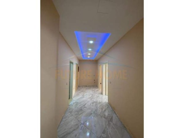 Tirane, jepet me qera apartament 2+1 Kati 7, 124 m² 400 Euro (Unaza e Re)