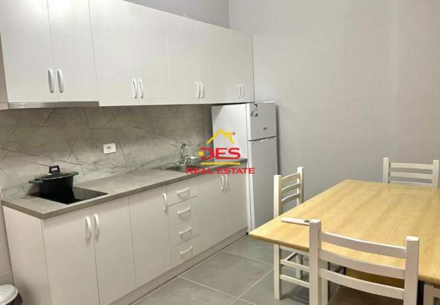 Vlore, shitet apartament 61 m² 1.500 Euro/m2 (Rruga Dhimiter Konomi, Vlore)