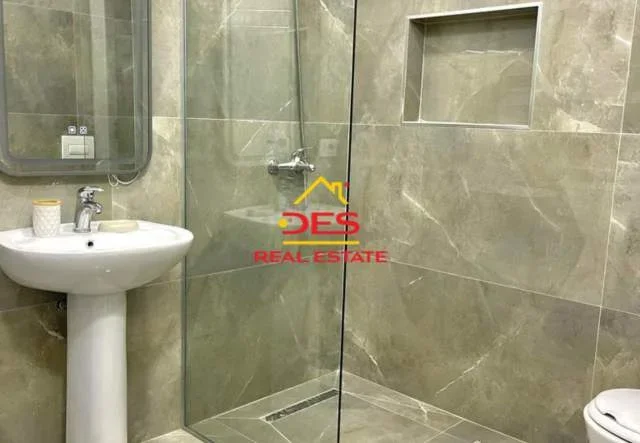 Vlore, shitet apartament 61 m² 1.500 Euro/m2 (Rruga Dhimiter Konomi, Vlore)