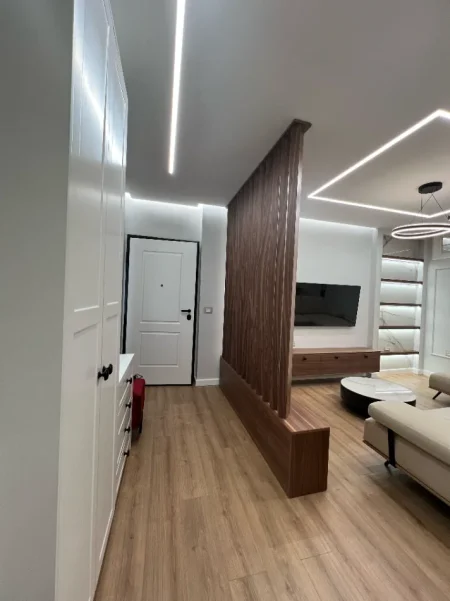Tirane, jepet me qera apartament 2+1 Kati 5, 87 m² 1.000 € (Selvia)