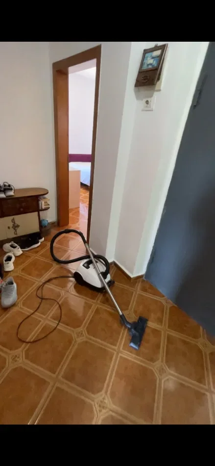 Tirane, jepet me qera apartament 2+1+Ballkon Kati 5, 80 m² 500 € (Rruga Ferit Xhajko)