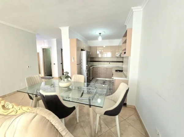 Tirane, jepet me qera apartament 2+1+Ballkon (shkolla osman myderizi)