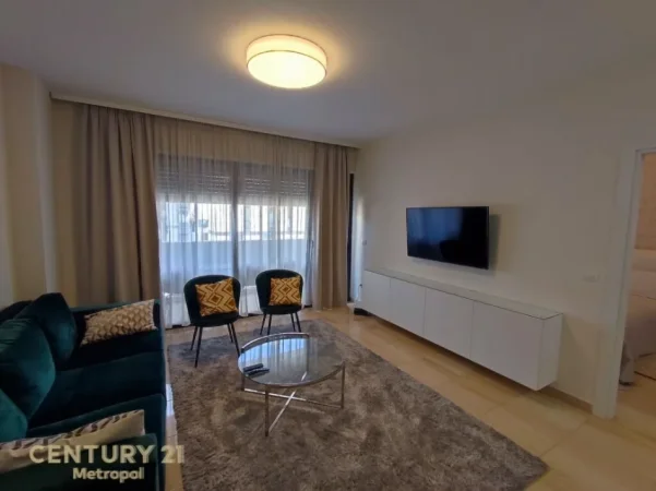 Tirane, jepet me qera apartament 1+1 Kati 6, 75 m² 700 € (ish stacioni i trenit)