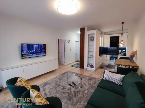 Tirane, jepet me qera apartament 1+1 Kati 6, 75 m² 700 € (ish stacioni i trenit)