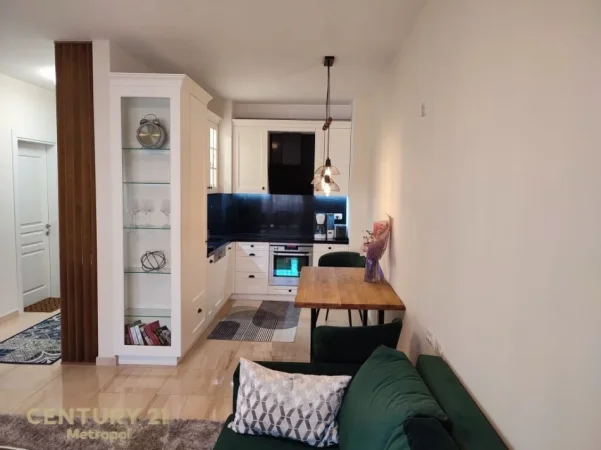 Tirane, jepet me qera apartament 1+1 Kati 6, 75 m² 700 € (ish stacioni i trenit)