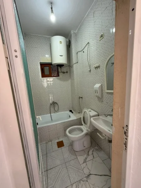 Tirane, jepet me qera apartament 1+1 Kati 1, 70 m² 400 € (Selvia)