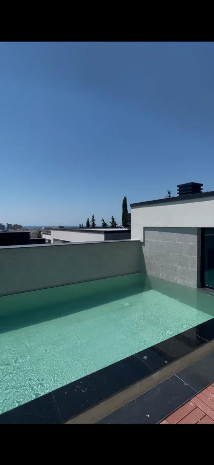 Durres, shitet Vile 4+1+Ballkon , 330 m² 1.000.000 € (durres)