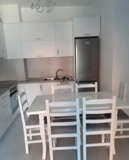 Tirane, jepet me qera apartament 1+1 Kati 3, 80 m² 500 € (ASTIR)