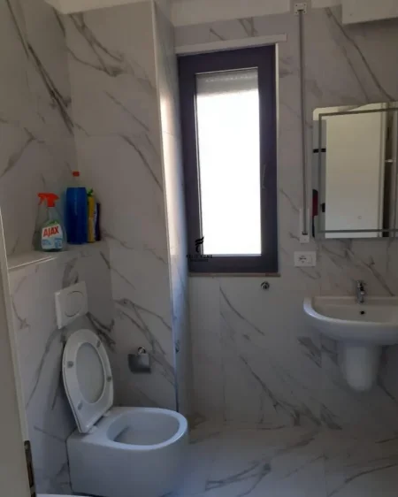 Tirane, jepet me qera apartament 1+1 Kati 3, 80 m² 500 € (ASTIR)