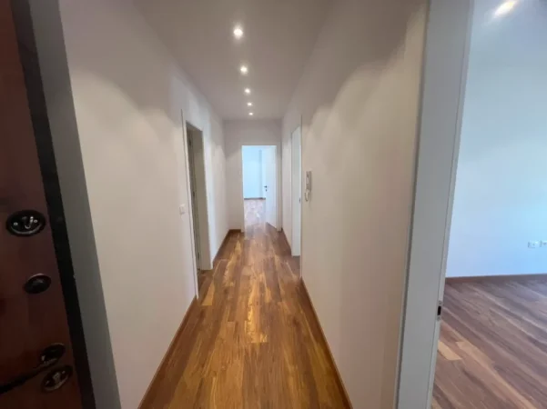 Tirane, shitet apartament 2+1 Kati 8, 103 m² 175.134 € (Bengasi, pranë Rrethit të Klanit)