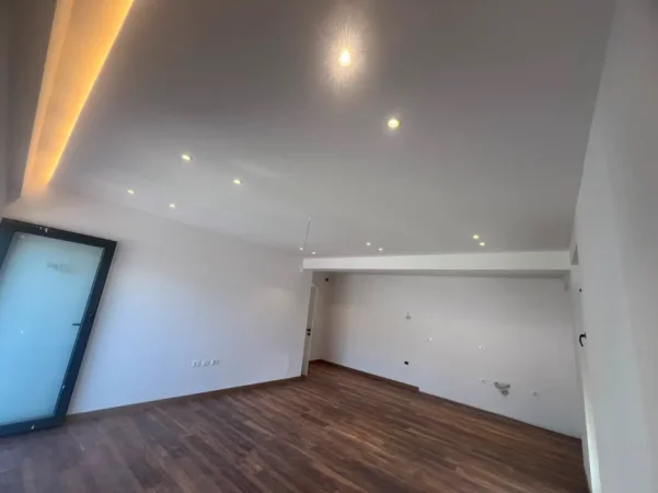 Tirane, shitet apartament 2+1 Kati 8, 103 m² 175.134 € (Bengasi, pranë Rrethit të Klanit)