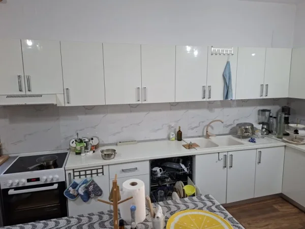 Tirane, jepet me qera apartament Kati 2, 400 m² 2.200 € (Selitë)