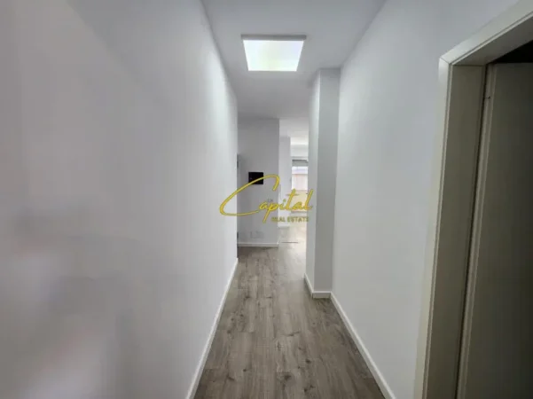 Tirane, jepet me qera ambjent biznesi Kati 2, 95 m² 800 € (STADIUMI DINAMO)