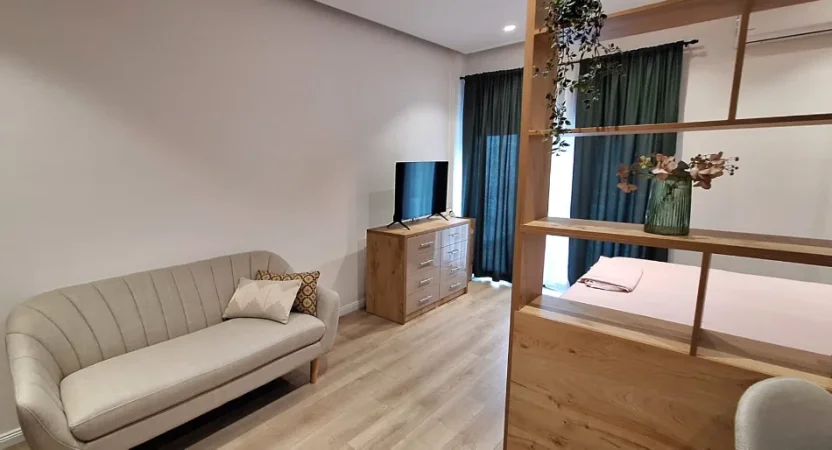 Tirane, jepet me qera garsonier 1+1 Kati 1, 41 m² 400 € (SELITE)