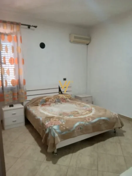 Tirane, jepet me qera apartament 3+1+Ballkon Kati 2, 120 m² 520 € (ALI DEMI)
