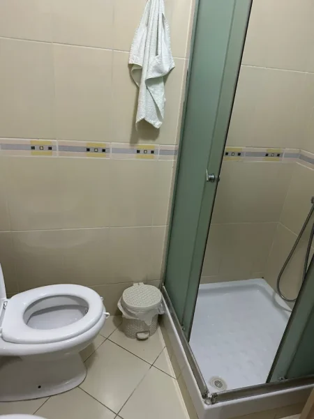 Tirane, jepet me qera apartament 2+1+Ballkon Kati 3, 90 m² 650 € (Jordan Misja)