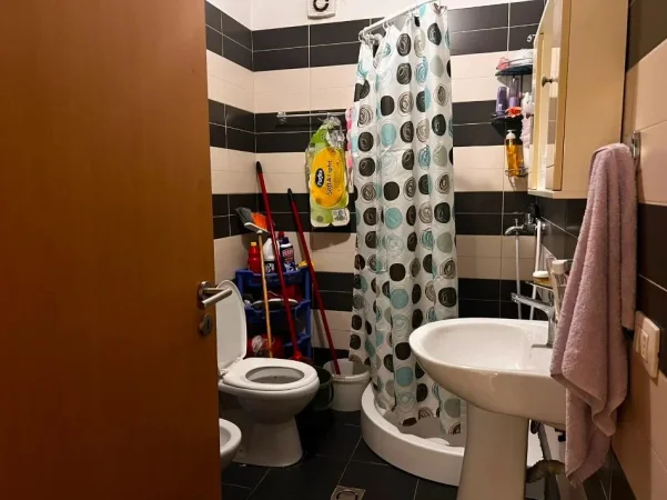 Tirane, shitet apartament 2+1 Kati 4, 94 m² 235.000 € (Kompleksi Magnet)