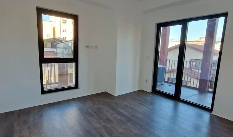 Tirane, jepet me qera zyre Kati 1, 103 m² 1.070 € 