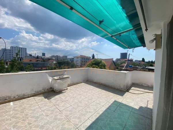 Tirane, jepet me qera apartament 1+1 Kati 3, 20 m² 270 € (Rruga Siri Kodra)