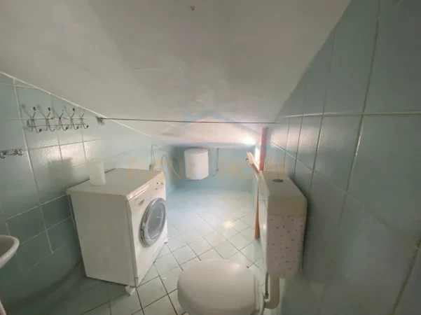 Tirane, jepet me qera apartament 1+1 Kati 3, 20 m² 270 € (Rruga Siri Kodra)
