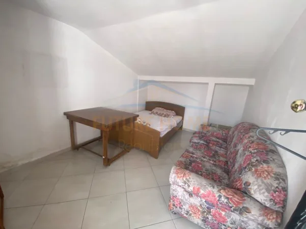 Tirane, jepet me qera apartament 1+1 Kati 3, 20 m² 270 € (Rruga Siri Kodra)