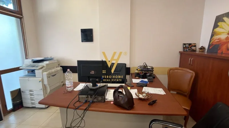 Tirane, jepet me qera ambjent biznesi Kati 0, 85 m² 820 € (MYSLYM SHYRI)