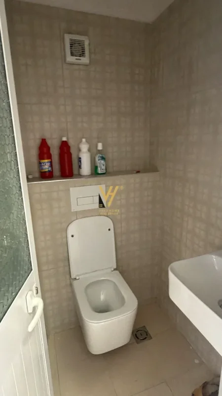 Tirane, jepet me qera ambjent biznesi Kati 0, 85 m² 820 € (MYSLYM SHYRI)