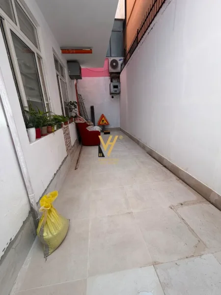 Tirane, jepet me qera ambjent biznesi Kati 0, 85 m² 820 € (MYSLYM SHYRI)