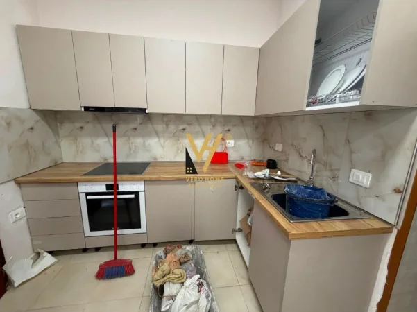 Tirane, jepet me qera ambjent biznesi Kati 0, 85 m² 820 € (MYSLYM SHYRI)