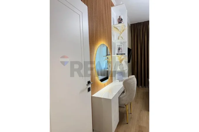 Tirane, jepet me qera apartament 1+1+Ballkon , 65 m² 650 € (Kopshti Botanik)